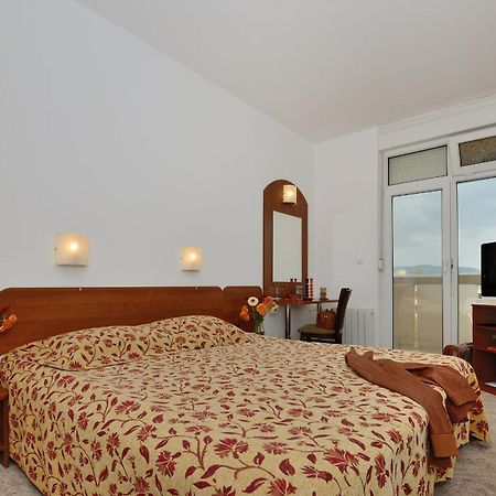 Augusta Spa Hotel Hisarya Bagian luar foto